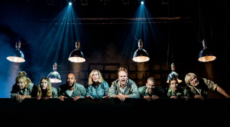Ensemblet i Macrofobia, regi: Ilene Sørbøe. Oslo Nye/ Centralteatret 2020. Foto: Lars Opstad/ Oslo Nye teater