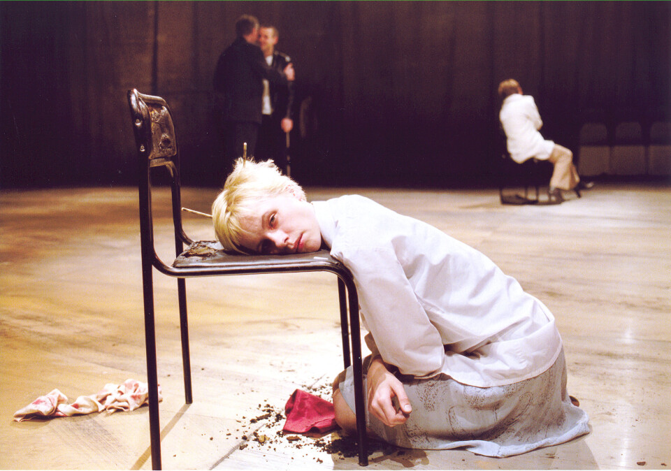 Kirsti Stubø I November, regi: Lars Norén. Det Norske Teatret 2001. Foto: Erik Berg