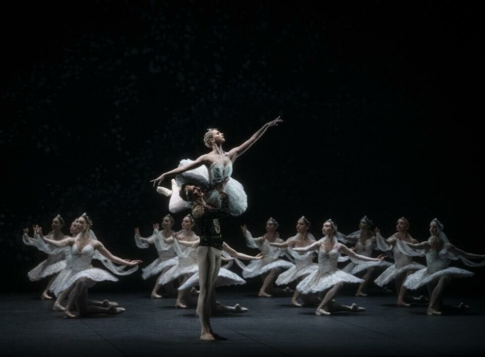 Whitney Jensen og Philip Currell i «La Bayadére» , Nasjonalballetten/ Den norske Opera & ballett. Foto: Erik Berg