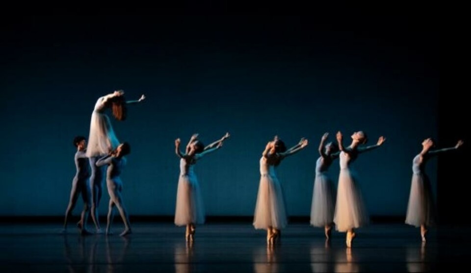 Serenade, koreografi av George Balanchine. Nasjonalballeten 2021. For: Erik Berg