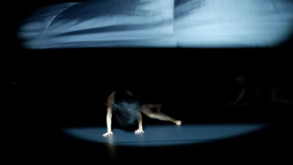 «gone here (yet) to come», konsept og regi: Heine Avdal og Yukiko Shinzaki. Black Box teater 2021. Foto: Jonas Maes
