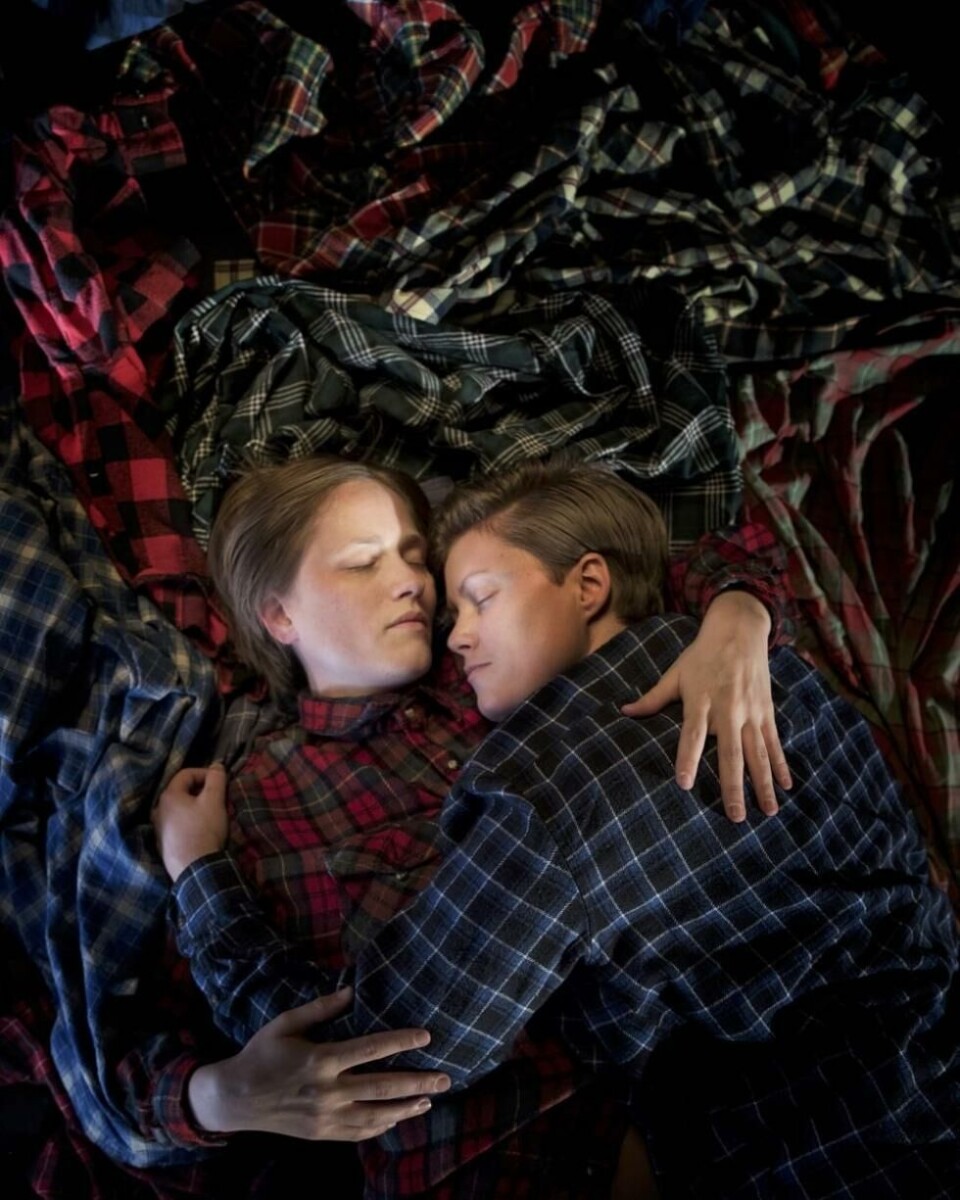 «Butch Tribute» by Marte Sterud (to the left) and Ann-Christin Kongsness (right). Black Box teater 2021. Photo Marin Håskjold