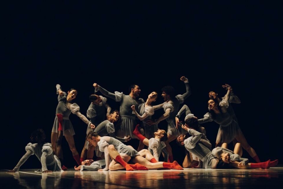 One of Four Periods in Time, koreografi: Tania Charvalho. Ballet national de Marseille, kuratert av kunstnerkollektivet (La) horde. Dansens Hus 2021. Foto: Theo Giacometti