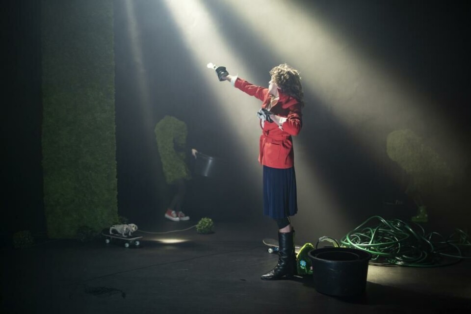 «Revenge of the Lawn» av Helgebostad/Rueslåtten. Dansens Hus 2022. Foto: Simen Dieserud Thornquist