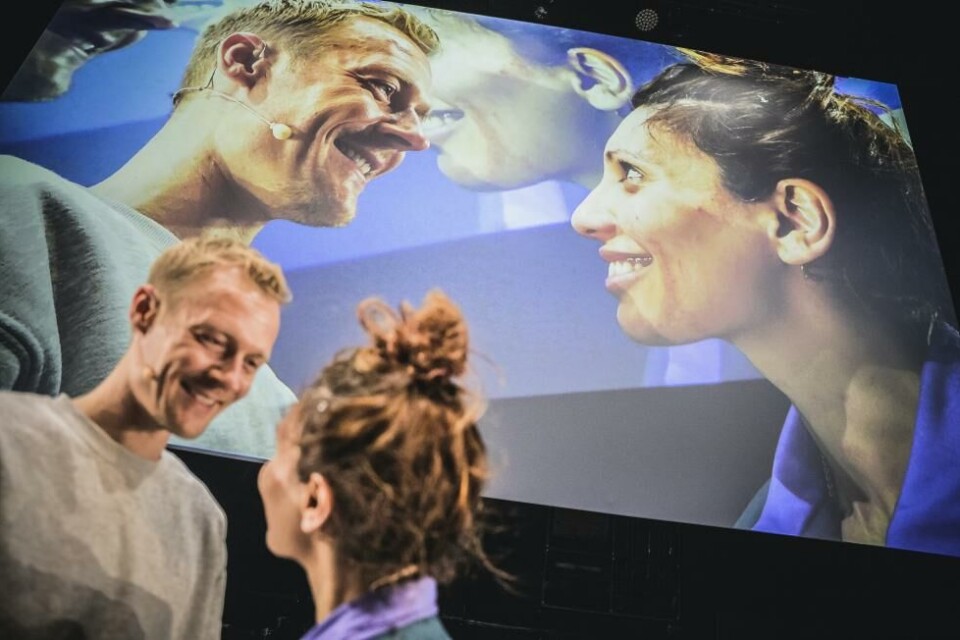 Preben Hodneland (Erlend) og Sara Khurami (Kristin i Kristin Lavrannsdotter, regi: Kjersti Horn. Det Norske Teatret 2022.