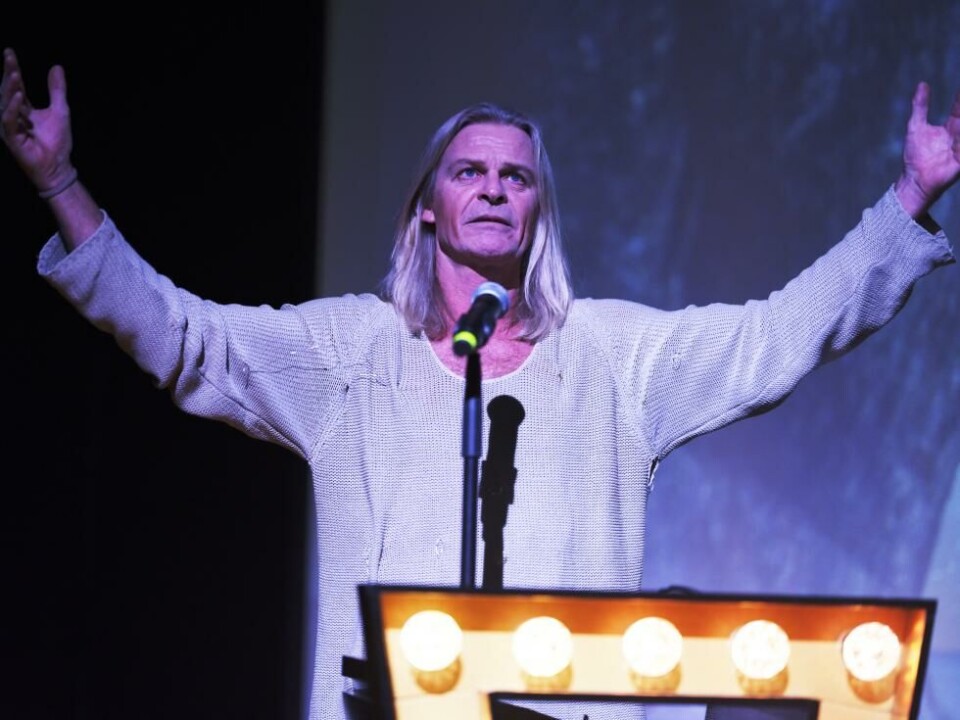 Nils Nilsen som Jesus Kristus forløseren (etter Klaus Kinski), regi og konsept: Morten Traavik/ Sløserikommisjonen III. Foto: Tronn Hansen