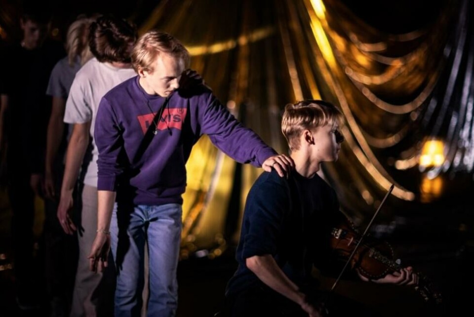 BOYS av Marie Bergby Handeland. Black Box teater 2022. Foto: Simen Thornquist Dieserud