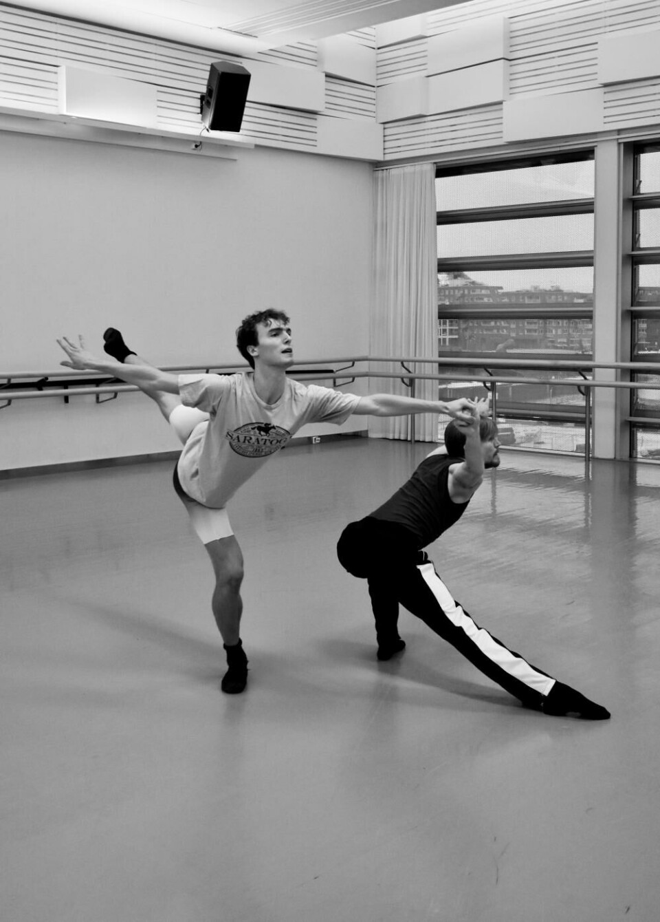 Simon McNally og Silas Henriksen i Fire temperamenter av Balanchine. Foto: Helena Byrt