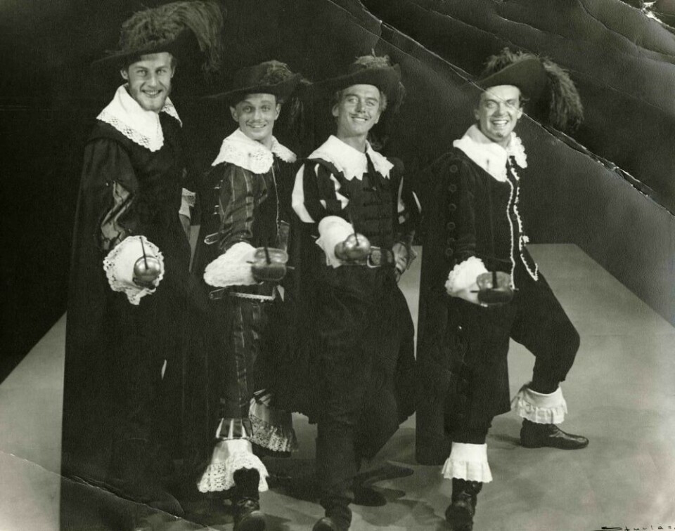 Sverre Anker Ousdal, Kjetil Bang-Hansen, Toralv Maurstad og Per Jansen i De tre musketerer, Oslo Nye 1967.