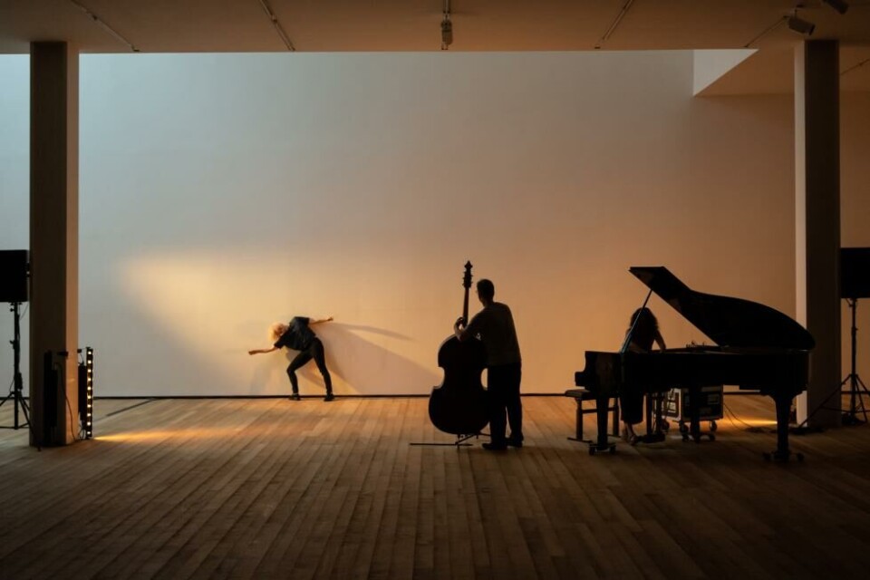Meg Stuart, Dough Weiss og Mariana Carvalho, I All The Way Around. Rimi/ Imir Scenekunst 2023. Foto: Andrea Macchi