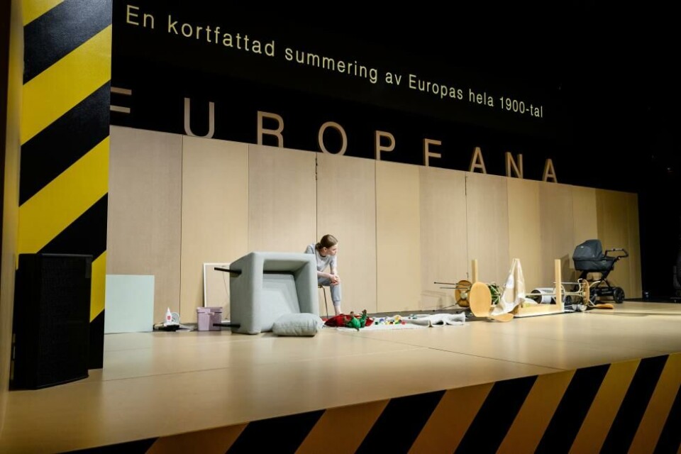 Patrik Ouředníks essäroman «Europeana» i regi av Mattias Andersson. Dramaten 2023. Foto: Sören Vilks