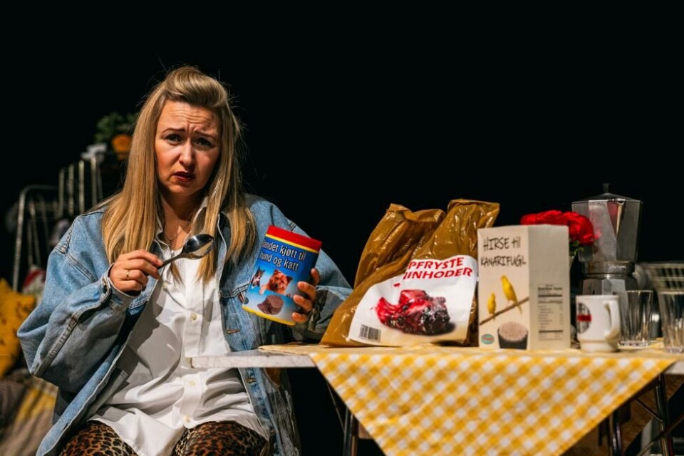 Marie Blokhus i «Vi betaler ikke! Vi betaler ikke!» regi: Bartek Kaminski. Det Norske Teatret, Scene 3. Foto: Ole Herman Andersen