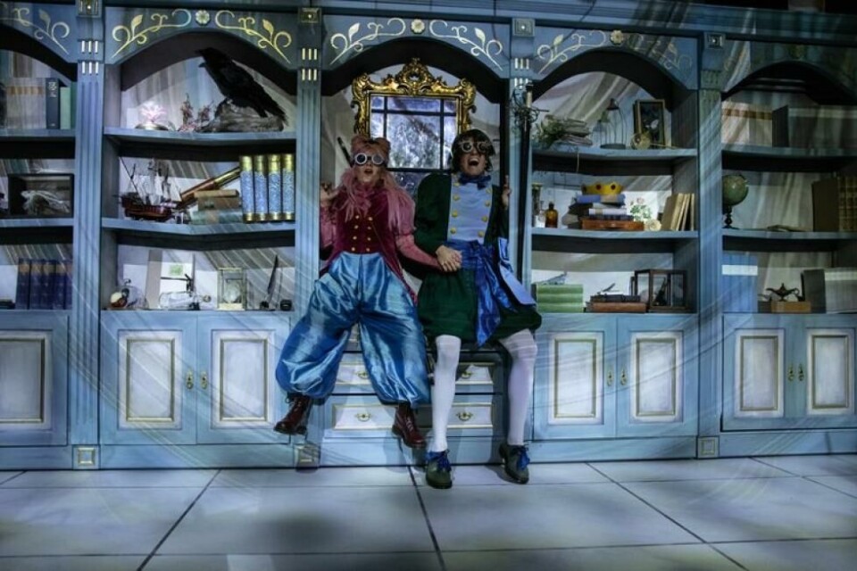 «Torn og Rose i eventyrland», regi: Cecilie Grydeland Lundsholt. Samproduksjon: Nordland Teater, Teater Vestland, Teatret Vårt 2023. Foto: Jan Von Holleben