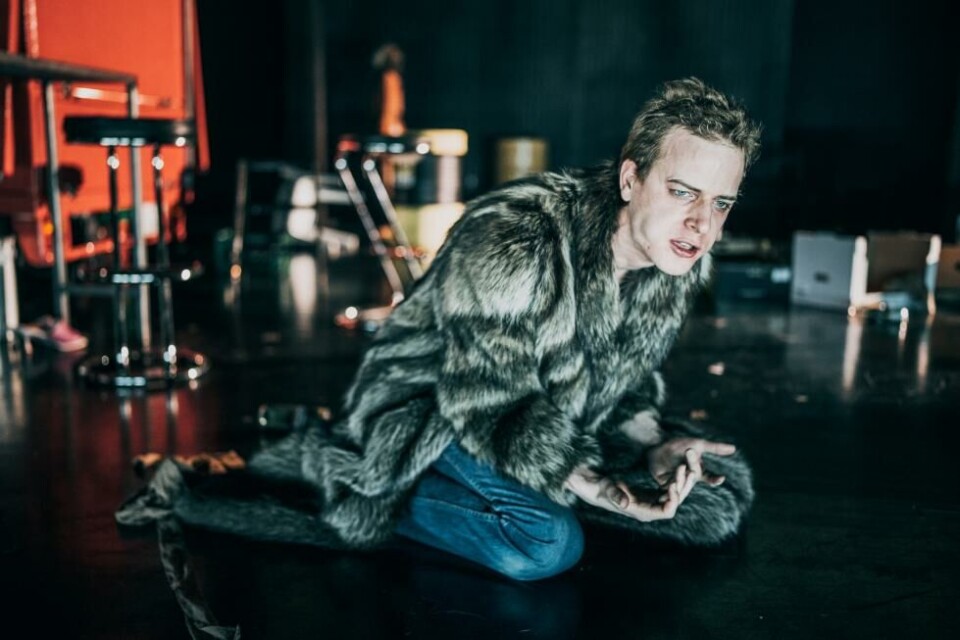 Carl Martin Eggesbø i tittelrollen i «Roberto Zucco», regi: Ivica Buljan. Det Norske Teatret, Scene 2. Foto: Magnus Skrede