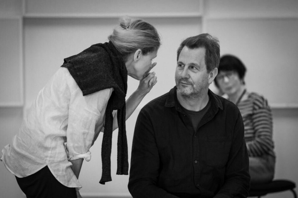 Ann-Sofie Rase og Henrik Rafaelsen under prøvene på Oidipus/Antigone. Foto: Lars Gunnar Liestøl