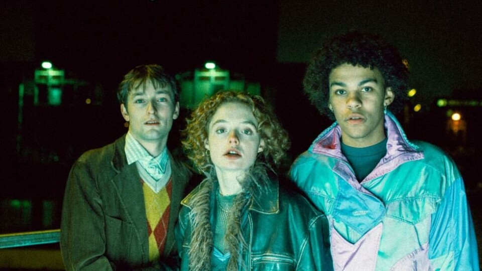 Døden på Oslo S ble nesten utsolgt før den hadde premiere, og ble belønnet med to Heddapriser, skriver Nationaltheatret. Foto: Nationaltheatret.