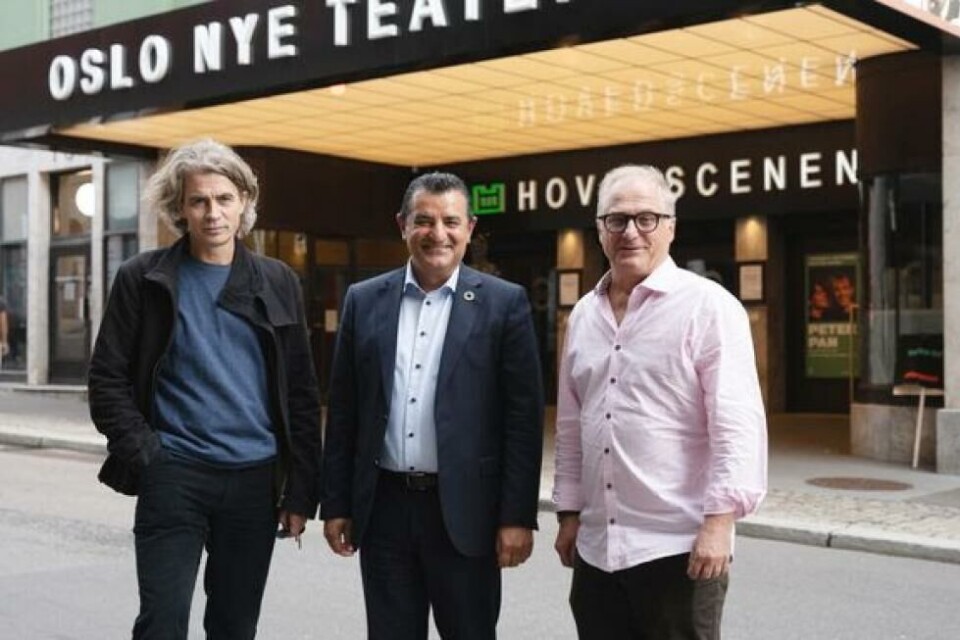 Teatersjef Runar Hodne, styreleder Jafar Altememy og administrerende direktør Jan Bechmann Lars Opstad / Oslo Nye Teater 2024