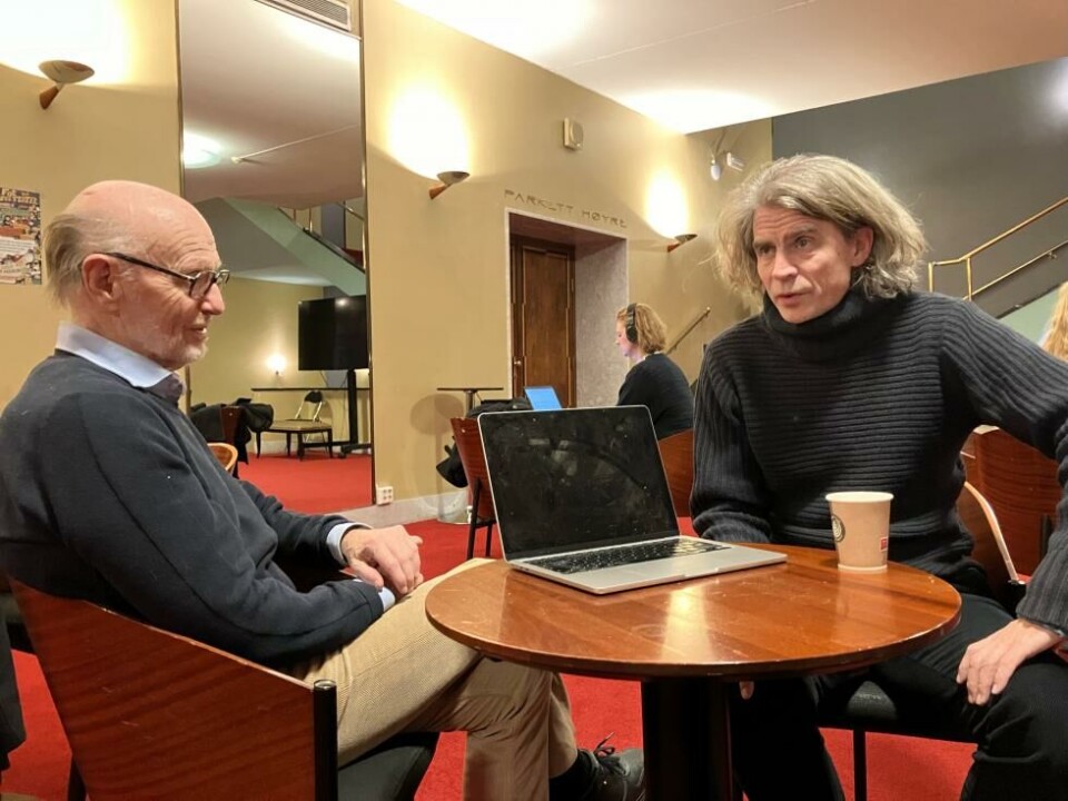 Tidligere og nåværende teatersjefer på Oslo Nye Teater. Kjetil Bang-Hansen og Runar Hodne, etter onsdagens pressekonferanse. Foto: Therese Bjørneboe