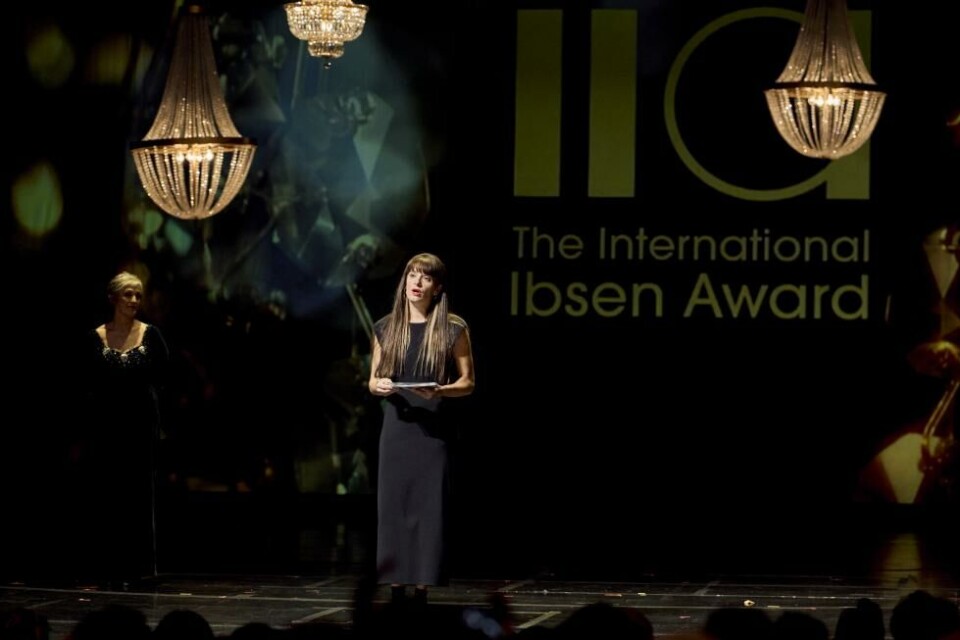 Lola Arias, giving her speech at Nationaltheatret, Sunday October 13th. Photo: Rikke Løe