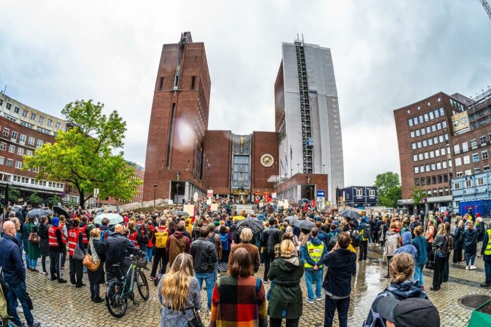 Demonstrasjon tilstøtte for Oslo Nye Teater foran Oslo rådhus. Foto: Lars Opstad