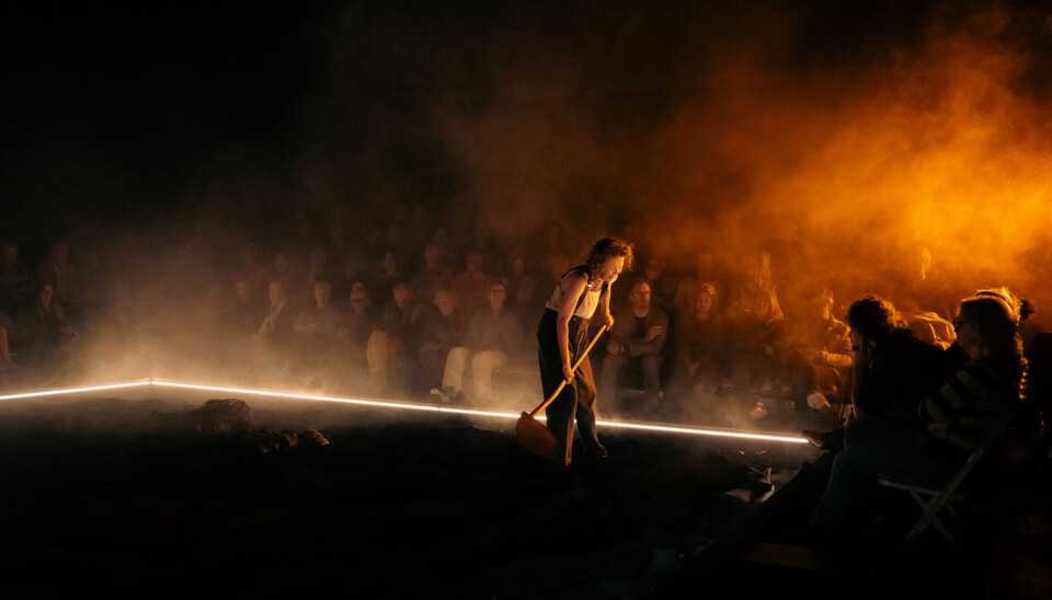 Chris Nietvelt i Veggen, regi: Eline Arbo.International Theatre Amsterdam 2025.