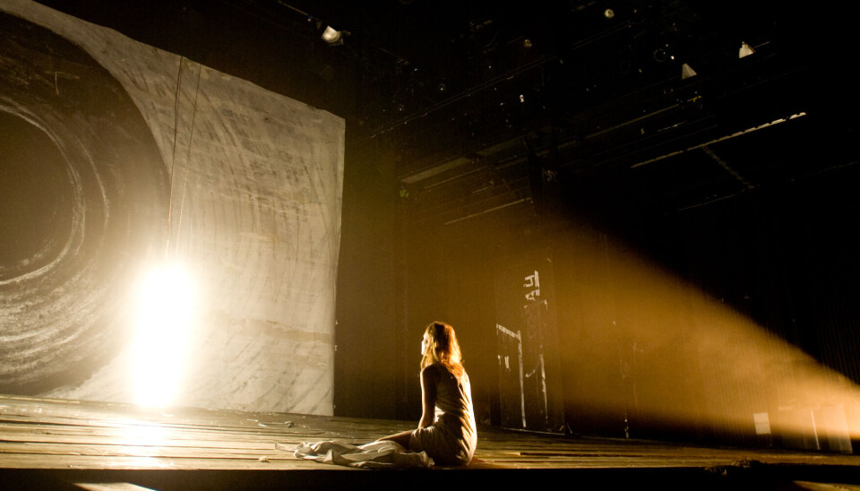 Fra Jurij Butusovs oppsetning av Romeo og Julie, Hålogaland Teater 2007.